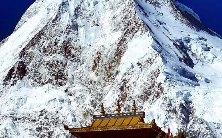 13 Day Manaslu Himal Yoga Trek in Nepal
